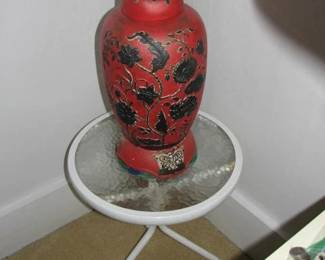 Nice urn, can be used as a vase, top comes off, also bottom is a seperate piece