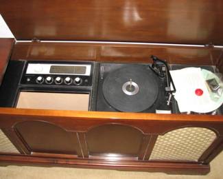 A look inside, AM FM, turntable and cassette