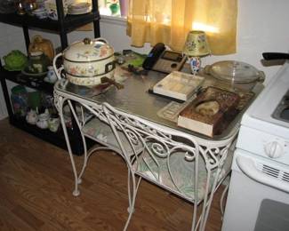 Nice iron kitchen table and 2 chairs