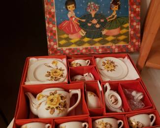 CHILDS TEA SET
