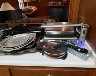 KITCHENWARE AND GRILLS