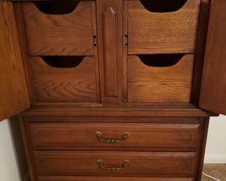 MID CENTURY CHEST OF DRAWERS (INTERIOR)