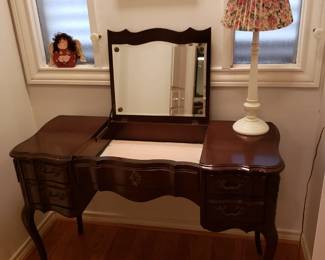 DRESSING TABLE