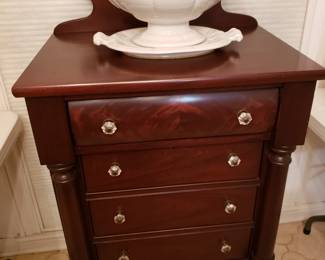 YANKEE CLIPPER CHEST , COUNTRY INNS & BACK ROADS BY THOMASVILLE & TUREEN