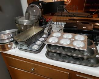 BAKING PANS
