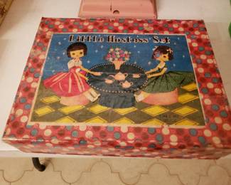 CHILD'S TEASET IN BOX