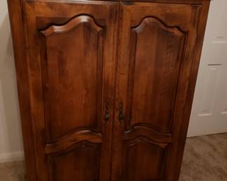 ETHAN ALLEN ENTERTAINMENT ARMOIRE