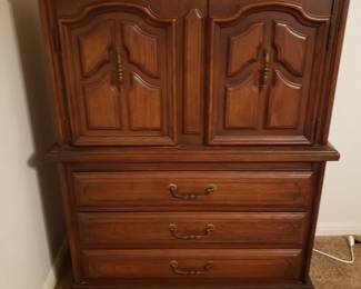 MID CENTURY CHEST OF DRAWERS