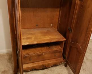 ETHAN ALLEN ENTERTAINMENT ARMOIRE (INTERIOR)