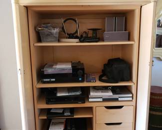 HENDERON ENTERTAINMENT CENTER (INTERIOR) AND ELECTRONICS