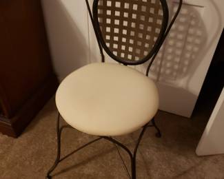 METAL SIDE CHAIR