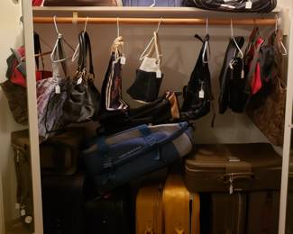 LUGGAGE AND TOTE BAGS