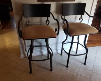 PAIR OF METAL BARSTOOLS