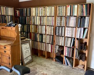 Massive collection of refined opera records and classical music.  I am
Looking to sell as a lot.  $3000 - lots of rare finds Maria Callas etc opera 