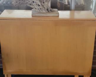 Expandable table and chairs set 