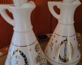 Oil and vinegar cruets
