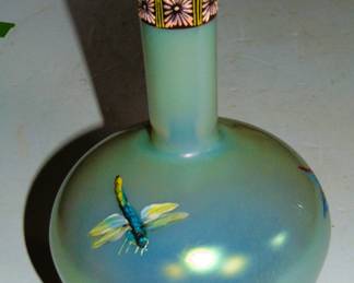 VINTAGE DRAGONFLY BUTTERFLY BEE ART GLASS VASE