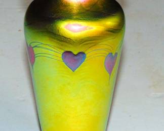 VINTAGE ART GLASS VASE