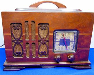 1939 DETROLA 3043 TUBE RADIO - WORKS
