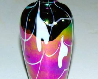 VINTAGE ART GLASS VASE