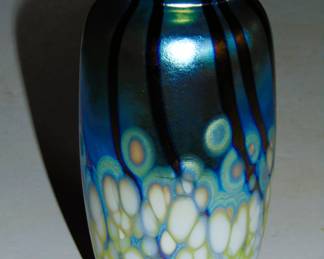 VINTAGE ART GLASS VASE
