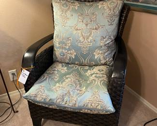wicker side chair w/cushions