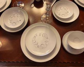 Tempo by Mieto Japan China - Service for 8 Plus Serving Pieces