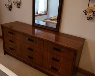 Dresser w mirror