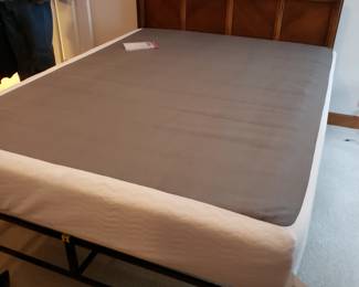 Very nice TUFT & NEEDLE  queen bed w mattress, like new