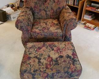 HICKORY HILL Chair w ottoman 