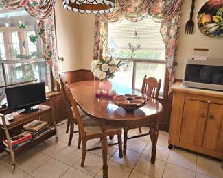 great dining room set, needs some sanding and stain