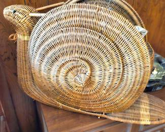 super cool magazine snail