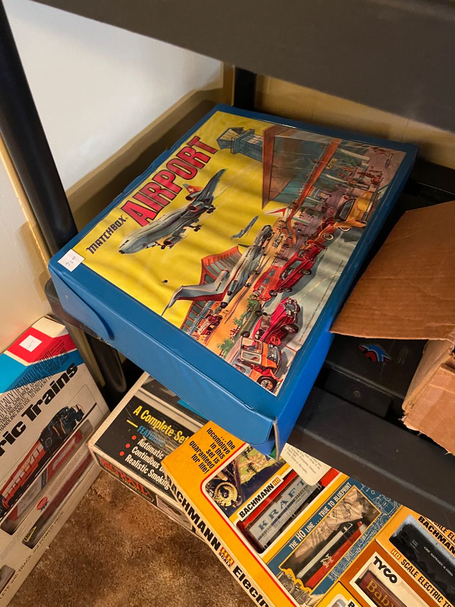 Estate Sale by The Junque Ladies in Huntington, WV starts on 1/4/2024