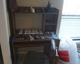 desk, scissors