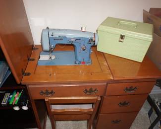 Sewing machine, cabinet, sewing box