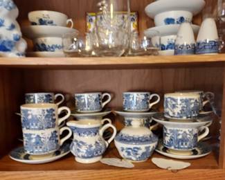 Vintage Churchill Blue Willow