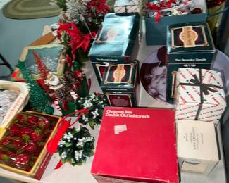 and some Christmas decorations after the fact... just in time for next year!!!