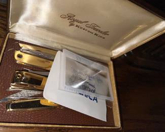 oooh... for fancy toenail cutting!