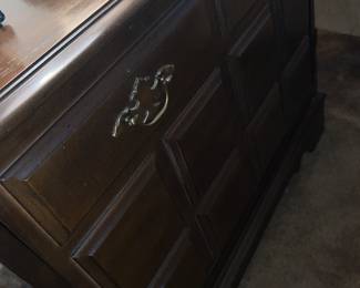 Serviceable furniture