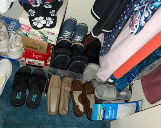 Ladies' shoes size 9