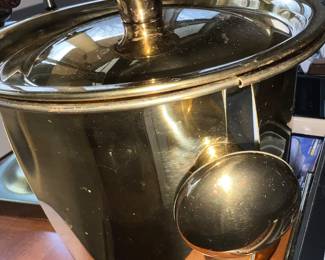 Retro ice bucket