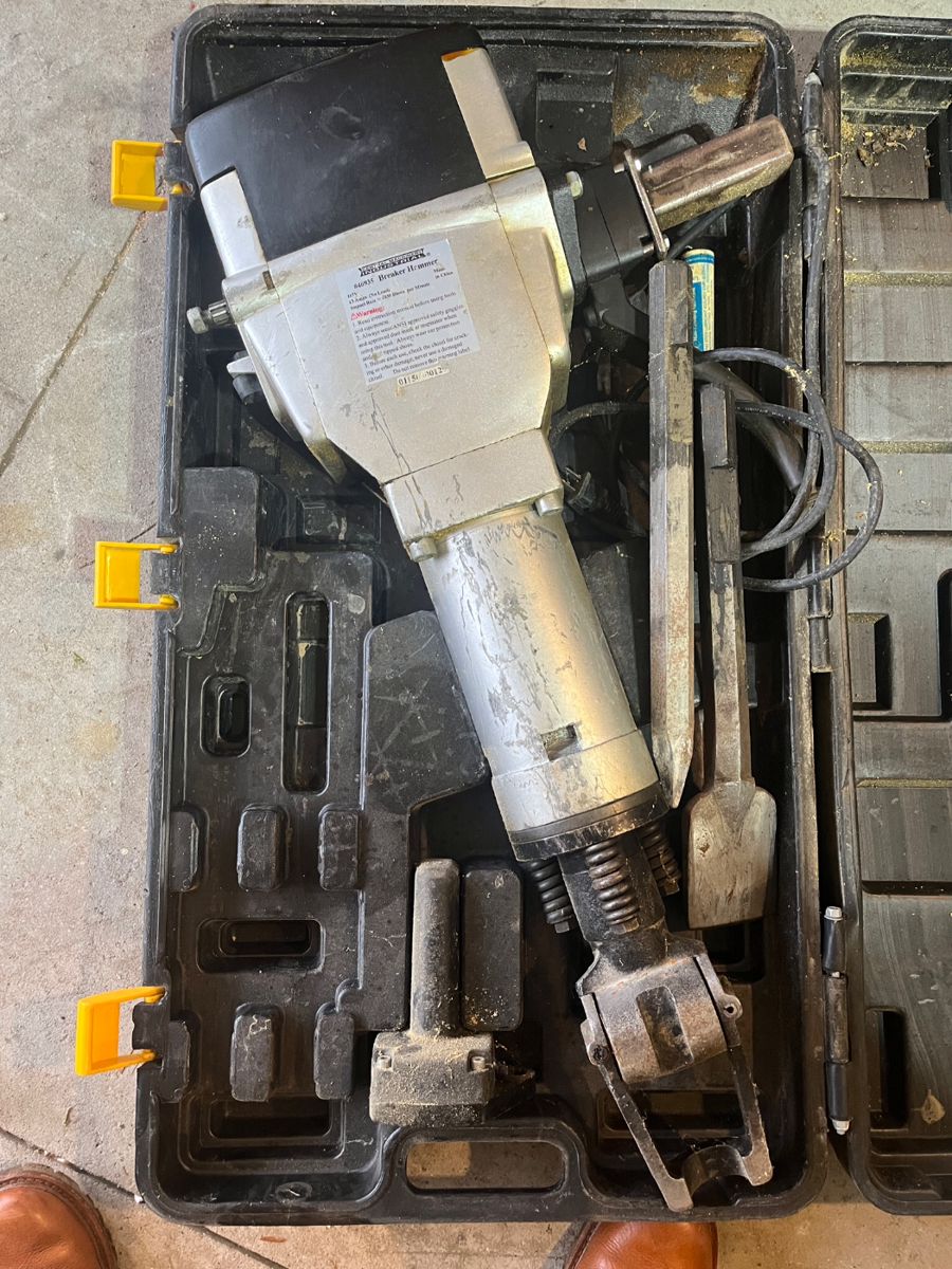 GREAT SALE IN WEST BLOOMFIELD! FURNITURE,... starts on 1/4/2024