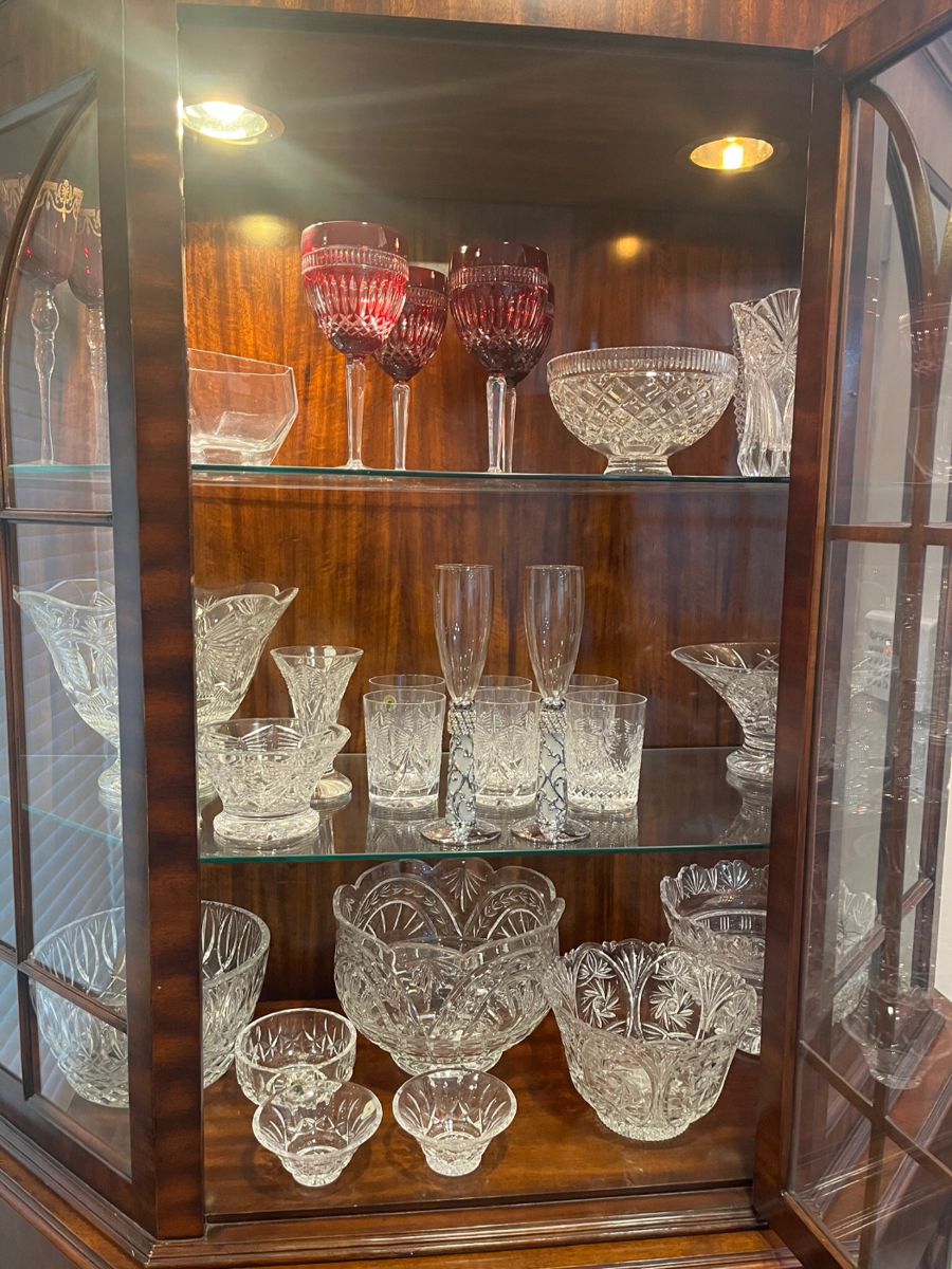 GREAT SALE IN WEST BLOOMFIELD! FURNITURE,... starts on 1/4/2024