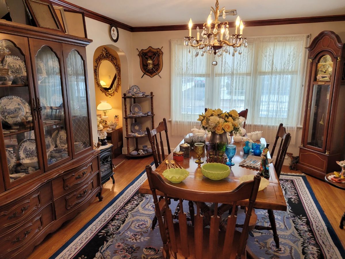 FANTASTIC WEDGWOOD LOVERS FALL RIVER ESTATE... starts on 1/28/2024