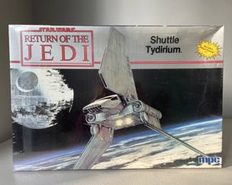 1983 Star Wars Return of the Jedi - MPC Shuttle Tydirium Model Kit - SEALED