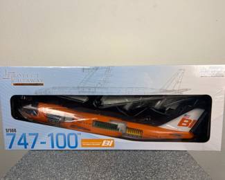 DRAGON Braniff International Airways 747-127 Flying Colors Model Plane