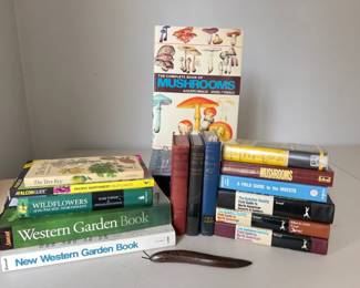 Modern, Vintage & Antique Natural World Books - Field Guides