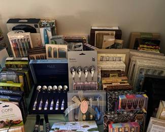 If you have a cheese knife fetish we have got your dream score.