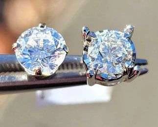 2 One carat tw Diamond earrings