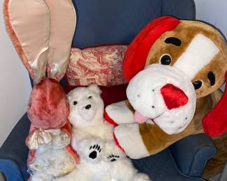 Blue arm chair with plush